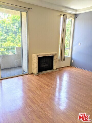 Building Photo - 1616 N Serrano Ave