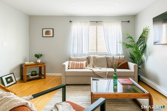 Building Photo - 516 Indian Ave