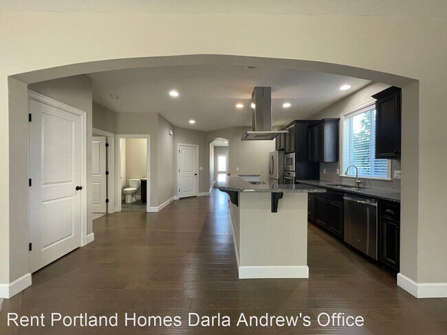 Foto del edificio - 5 br, 3 bath House - 7698 NW Catalpa St