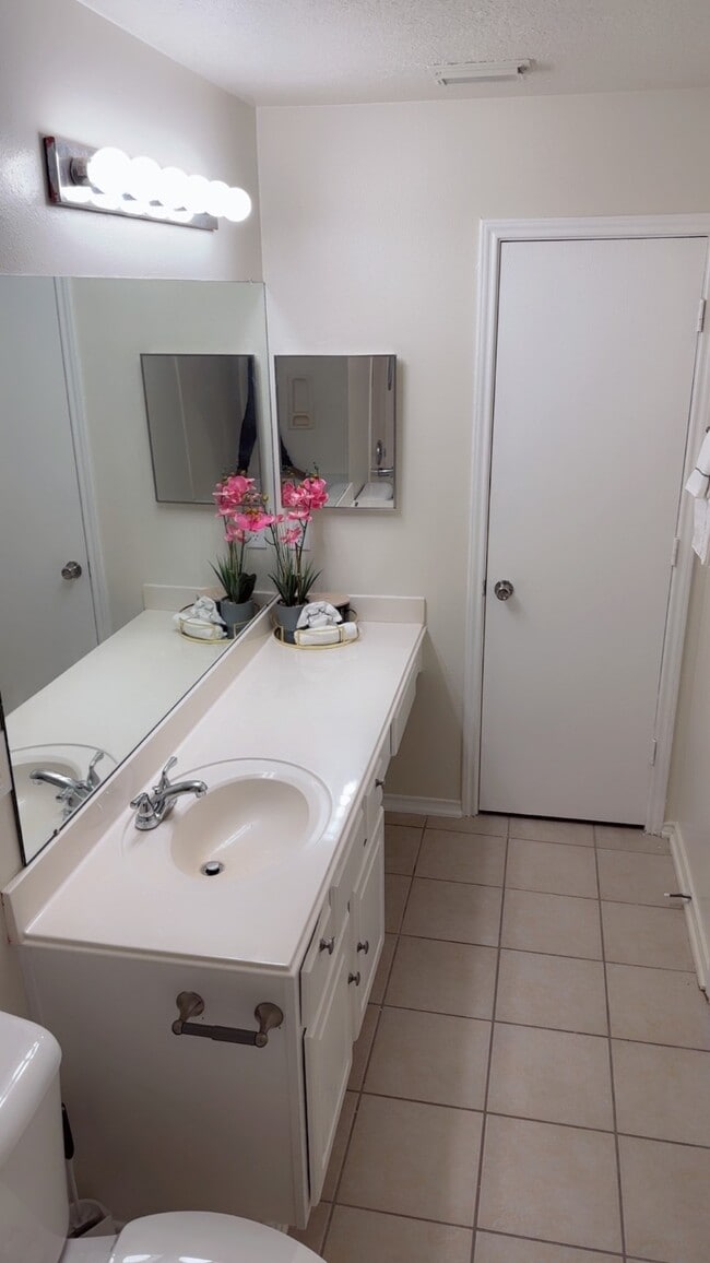 Building Photo - 20814 Sandy Bay Ln