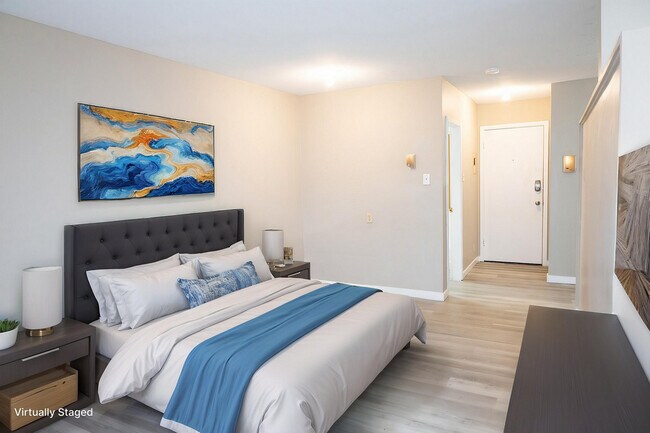 Photo du bâtiment - Royal Engel Apartments
