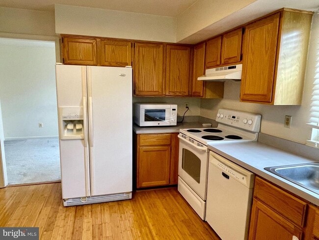 Building Photo - 1 Greystone Pl