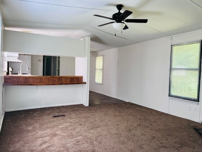 Foto del edificio - 2165 Frazier Ln