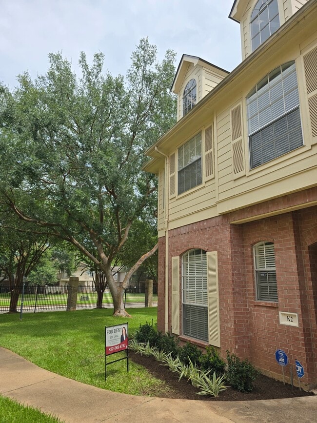 Building Photo - 2710 Grants Lake Blvd