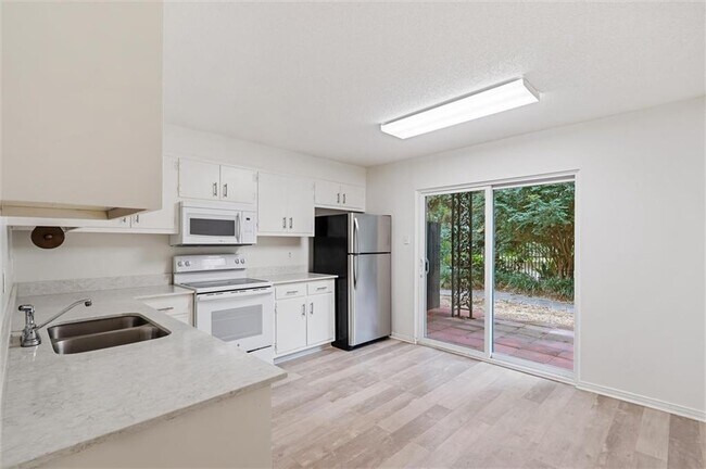 Foto del edificio - 4009 Old Shell Rd