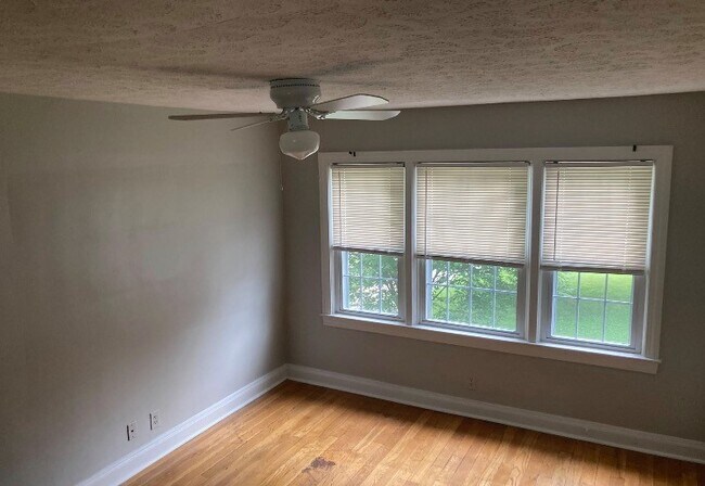 Foto del edificio - 4705 Bellevue Ave