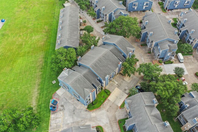 Building Photo - 18519 Egret Bay Blvd