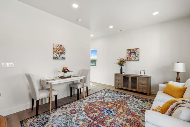 Building Photo - Jasper Loop