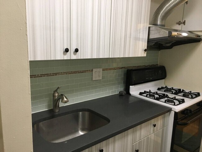 Building Photo - 42-42 Union St