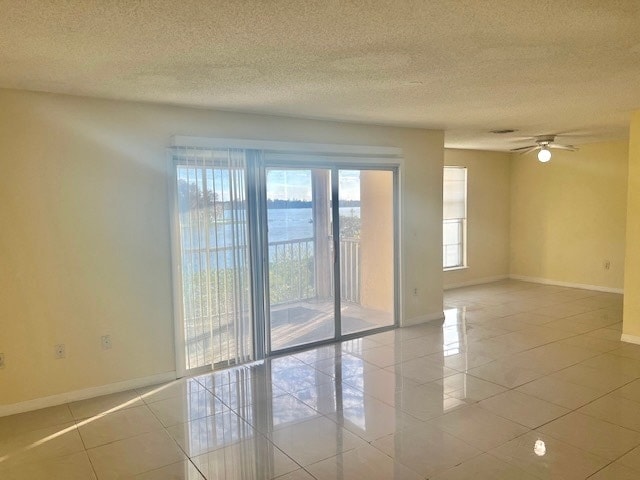 Building Photo - 4002 Versailles Dr