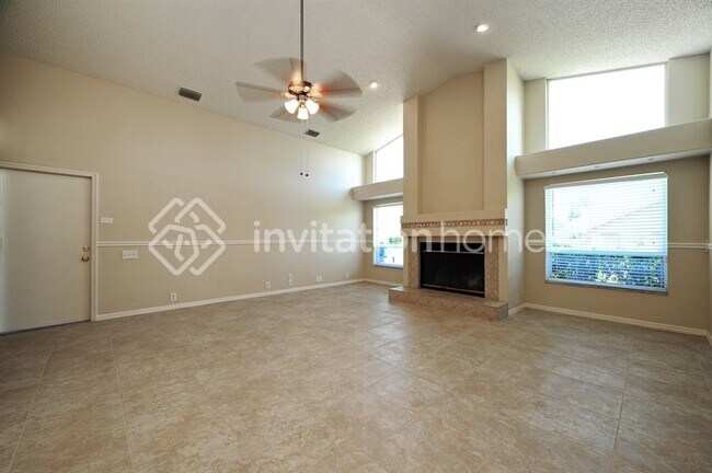 Building Photo - 437 Waterford Cir E