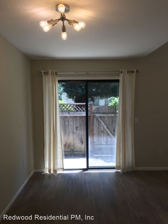 Building Photo - 1 br, 1.5 bath House - 1907 Windmill Circle
