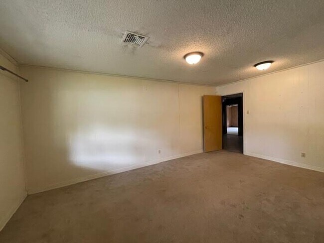 Foto del edificio - 115 Dawn Dr