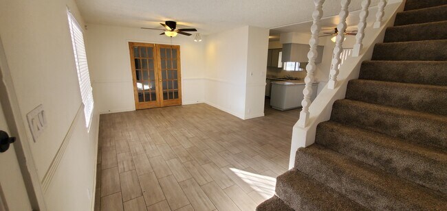 Foto del edificio - 616 E 3rd Ave