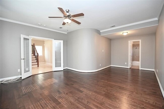 Building Photo - Gorgeous Contemporary Three Bedroom!