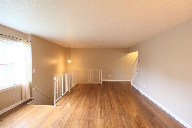 Foto del edificio - 907 Meadowlark Dr