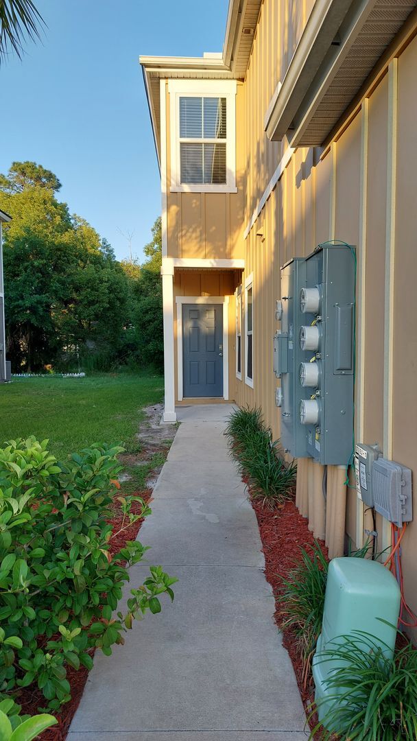 Building Photo - Townhome in Baymeadows