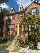 Building Photo - 9602 Woodview Dr
