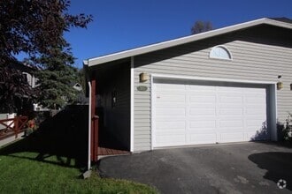 Building Photo - 16611 River's Edge Ln