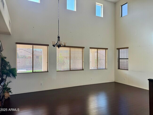 Foto del edificio - 3641 E Kingbird Pl