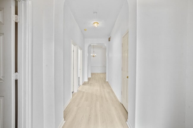 Building Photo - 4815 Plum Forest Rd