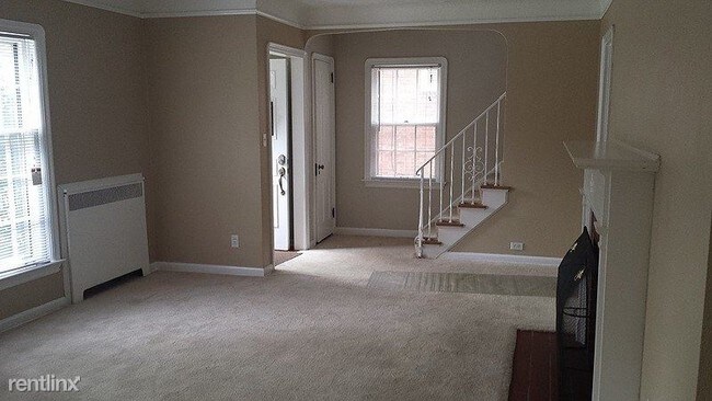 Building Photo - 3 br, 1.5 bath House - 1052 Pennfield Road