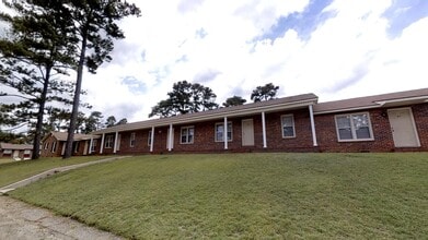 Building Photo - 279 Crabapple Cir