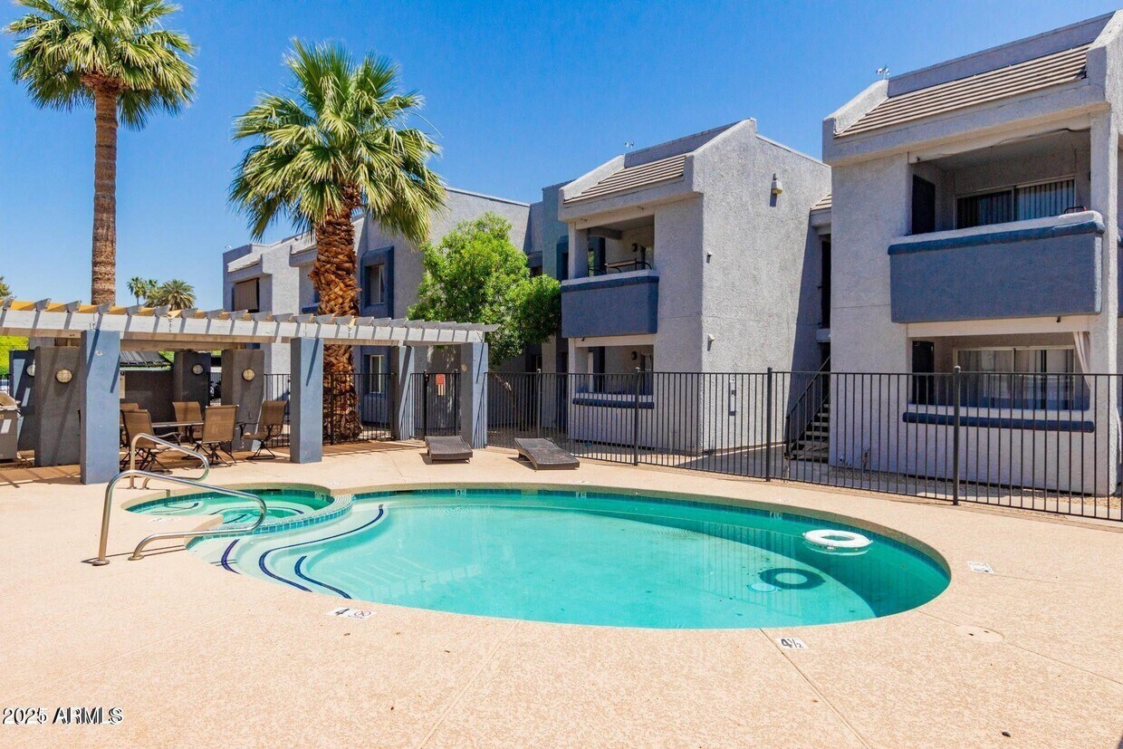 Foto principal - 4410 N Longview Ave