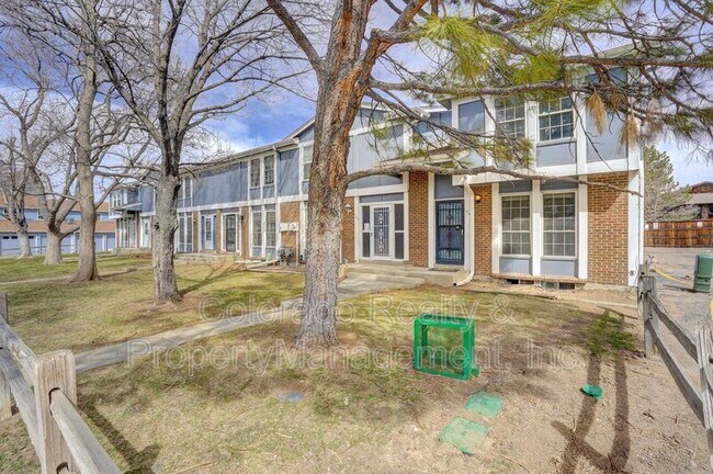 Building Photo - 145 Paris Cir