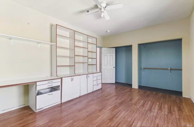 Building Photo - 507 Kings Way