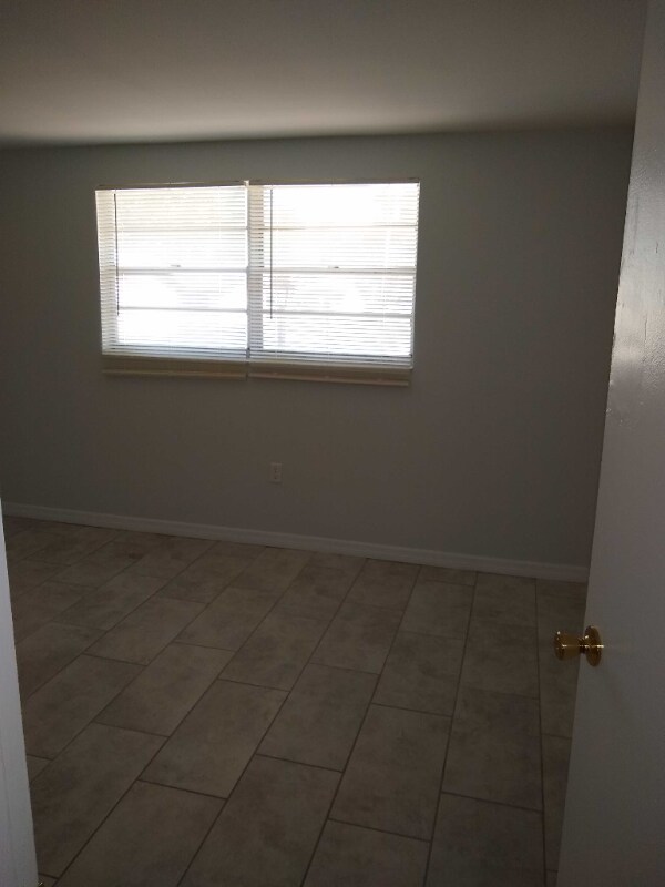 Building Photo - 6906 Julia Ct, New Port
