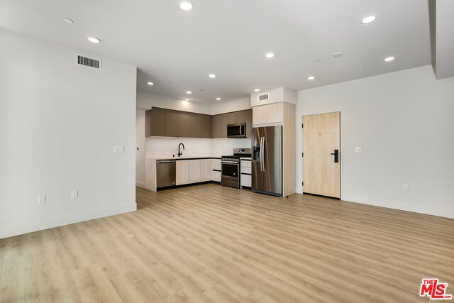 Building Photo - 3675 Dunn Dr