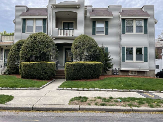 Private front entrance - 40 Rossmere St