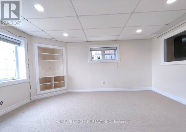 Building Photo - 116 Metcalfe Dr