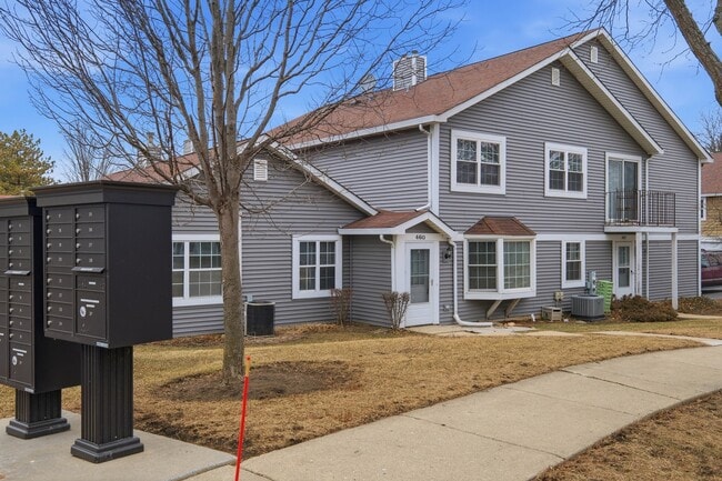 Building Photo - 460 N Lake Shore Dr