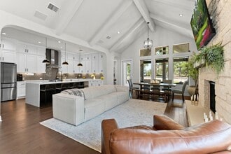 Building Photo - 127 Loysoya St Building Photo - 127 Loysoya St