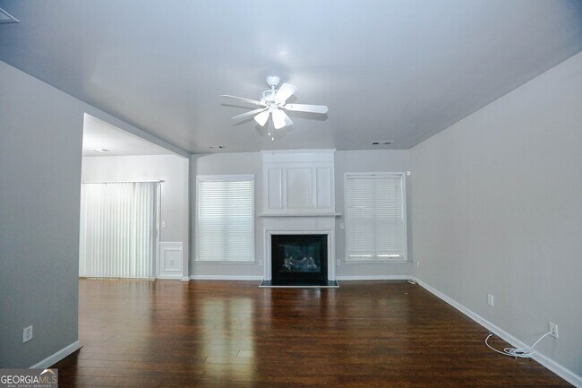 Foto del edificio - 2388 Fairlie Dr