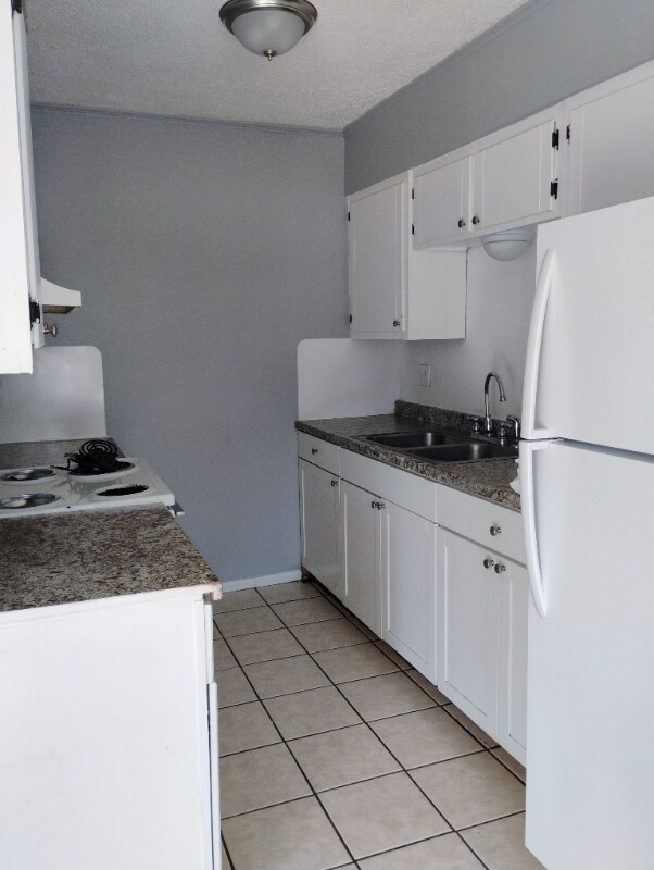 Foto del edificio - 12240 Jackson Rd