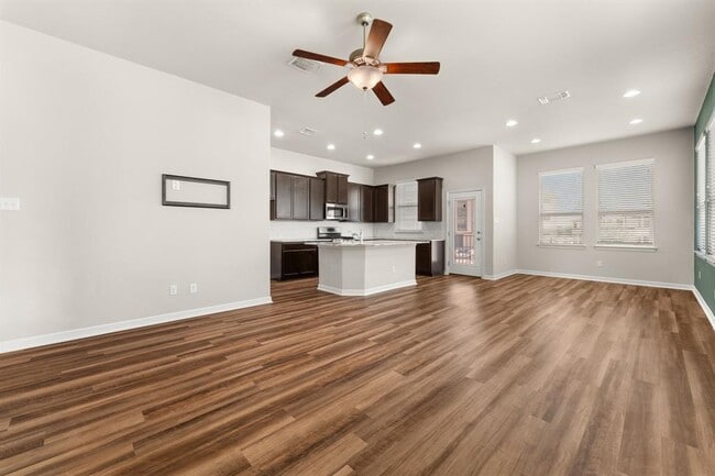 Foto del edificio - 2306 Dillon Pond Ln