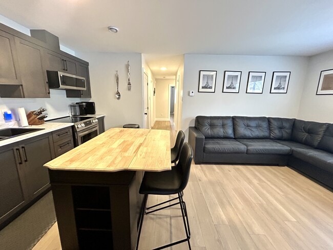 Building Photo - 46 Gallants St