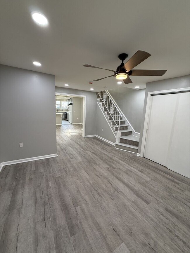 Building Photo - Beautiful 3 Bedroom Home – Updated & Move In Ready