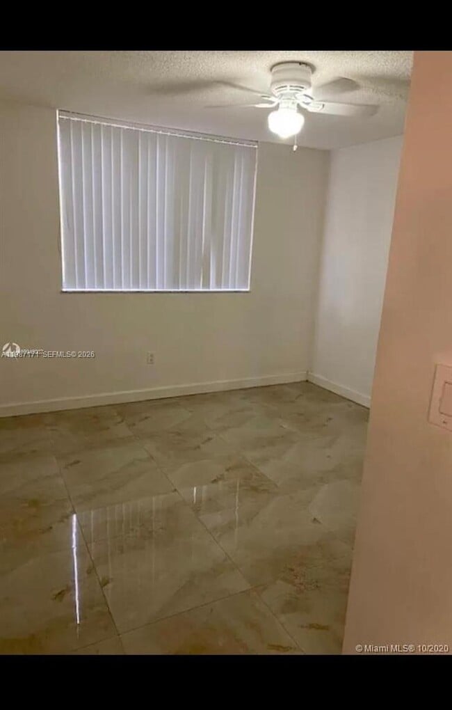 Foto del edificio - 8261 NW 8th St