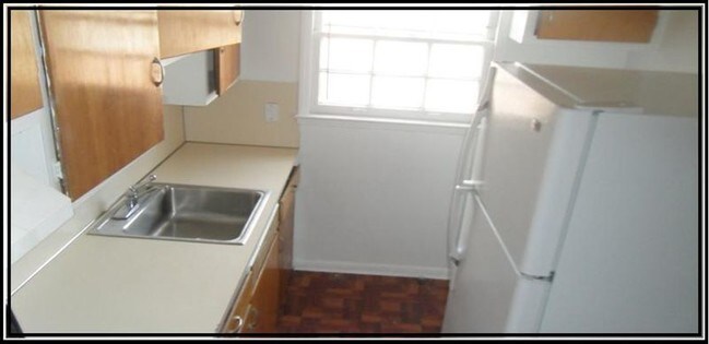 Building Photo - 661 Covington Dr