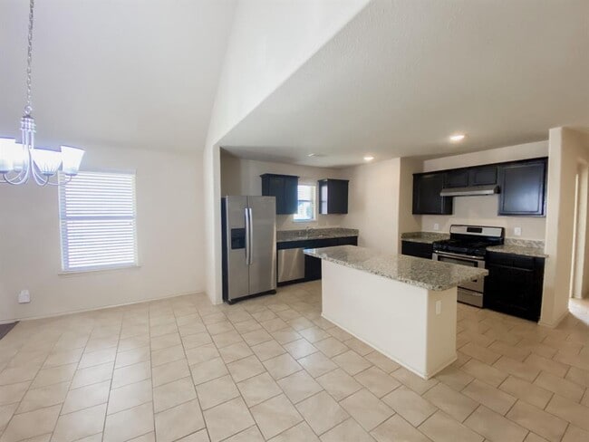 Building Photo - 21687 Horseshoe Dr
