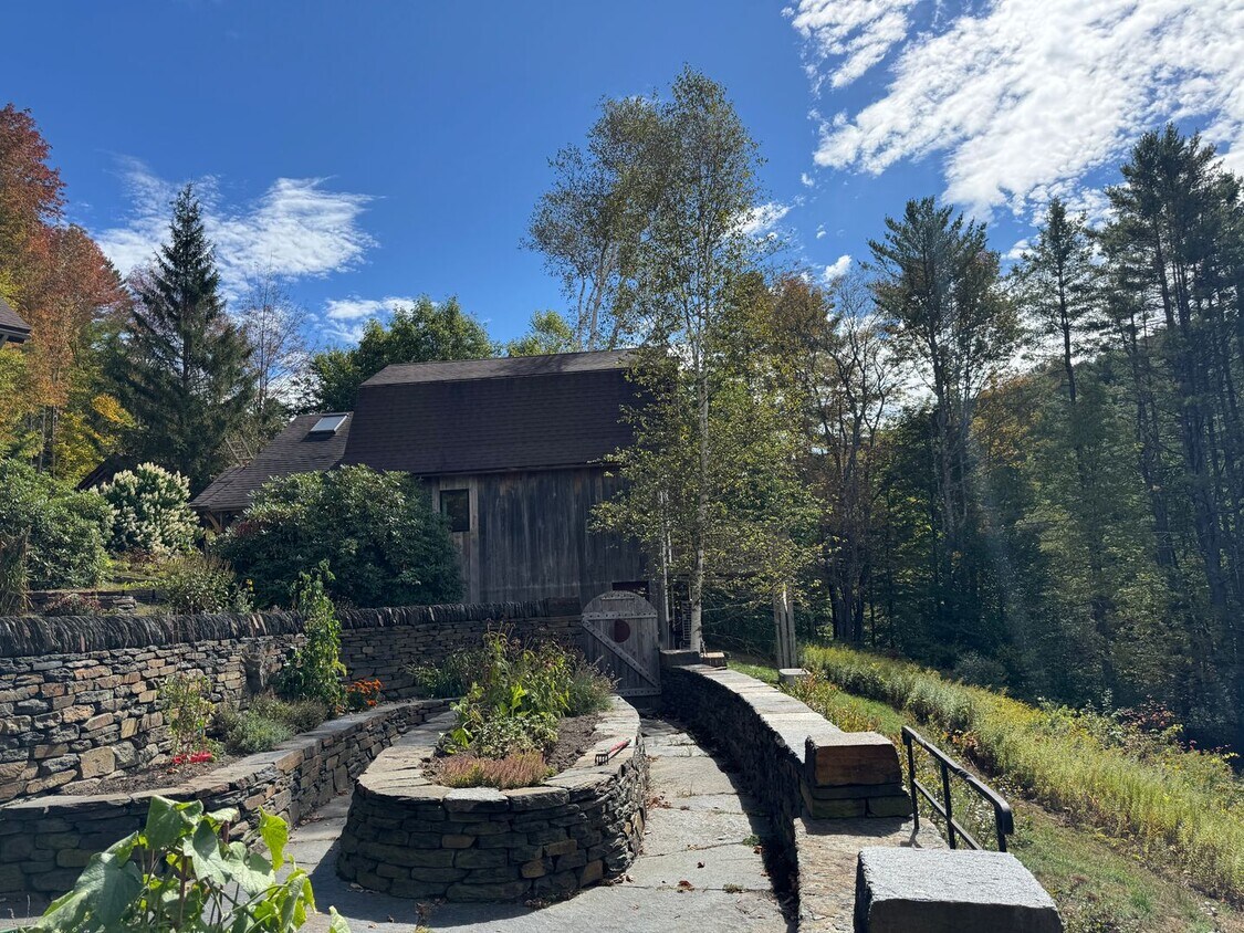 Foto principal - One Bedroom Cottage on 11 acres