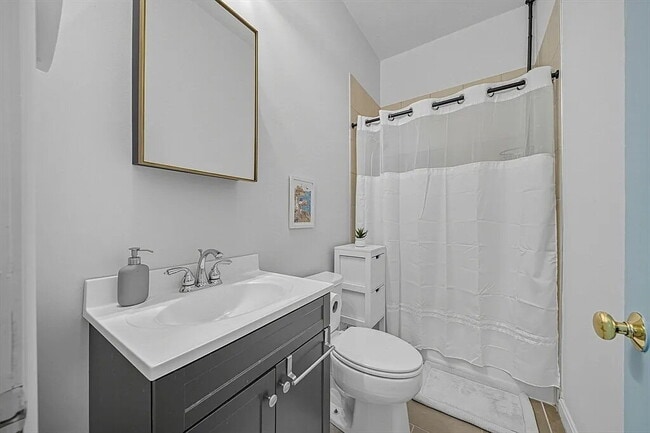 Foto del edificio - GREAT ONE BEDROOM APARTMENT