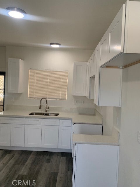 Building Photo - 1514 S Bentley Ave