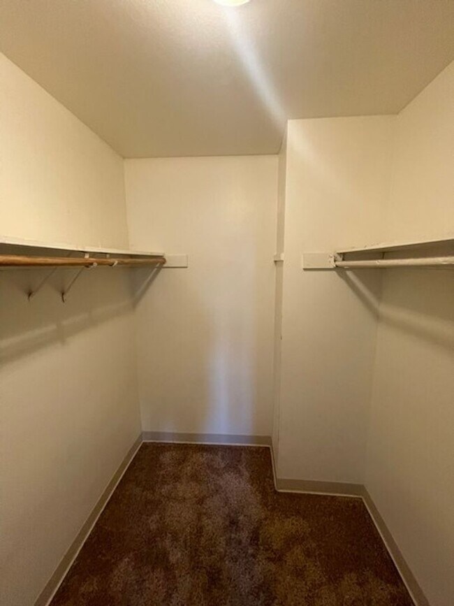 Foto del edificio - Private Upstairs 3 bedroom / 2 bath with 1...