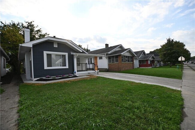 Foto del edificio - 3923 N Kenwood Ave