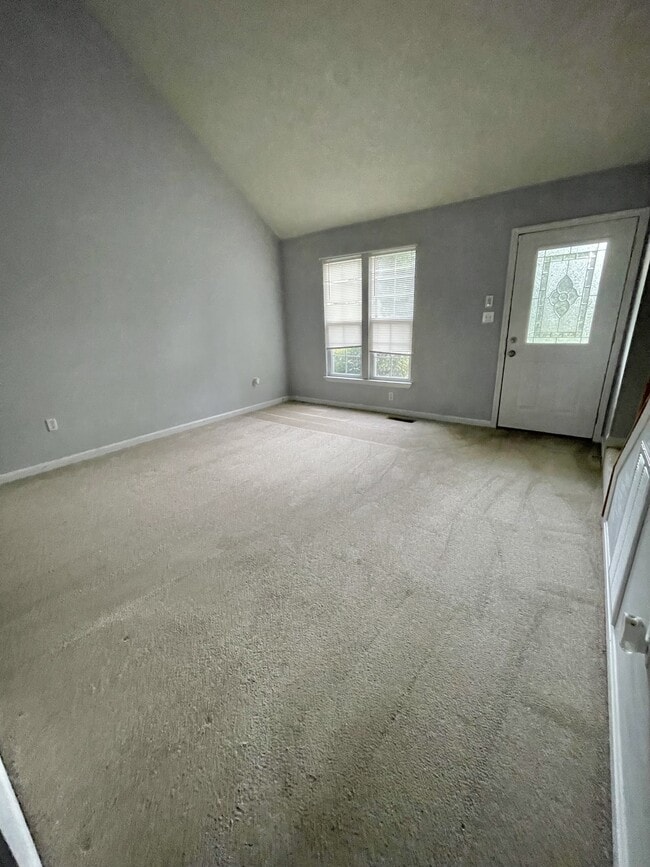 Building Photo - 805 Upland Dr